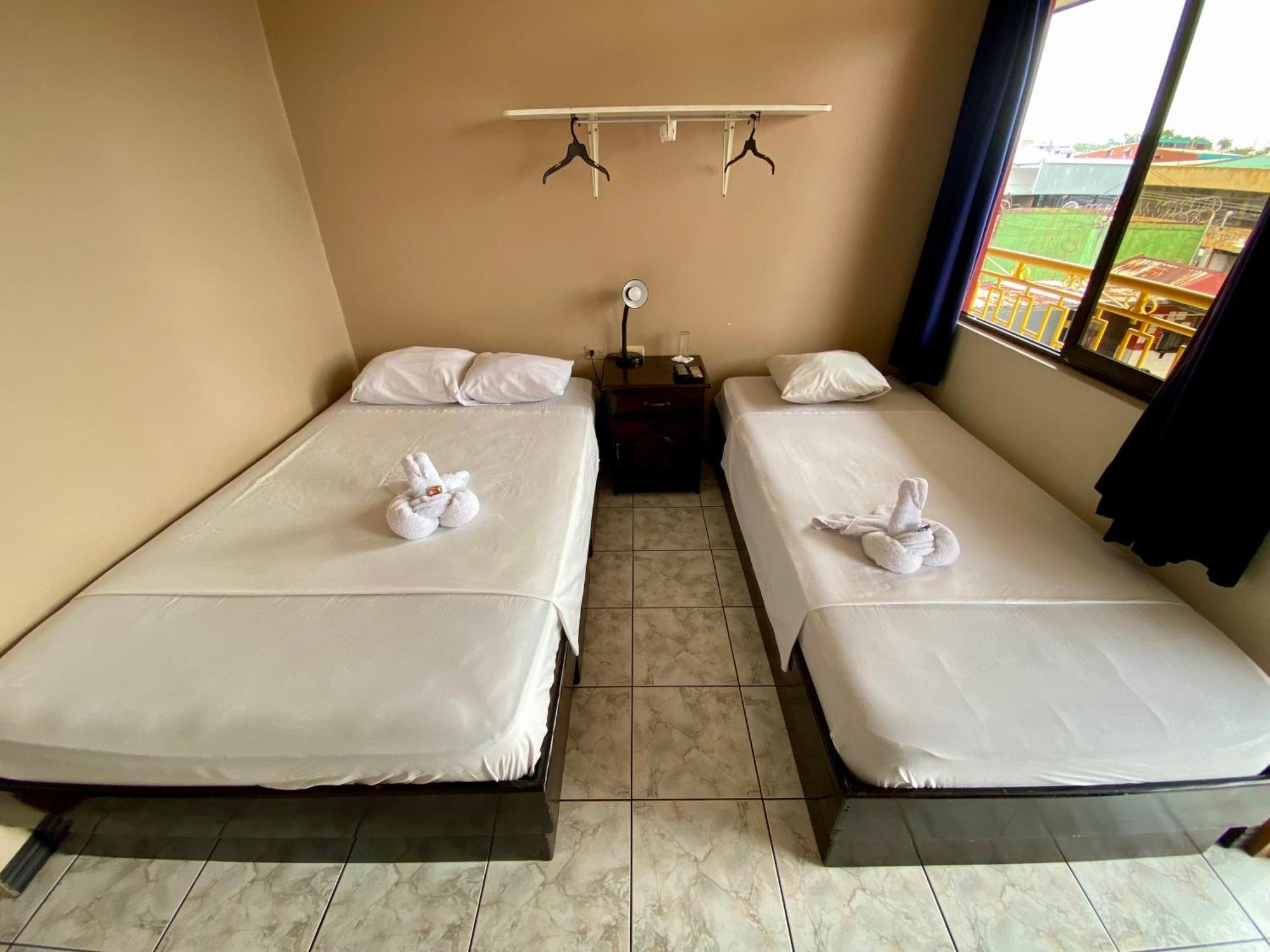 Hotel Costa Del Sol Puerto Limon Exteriör bild